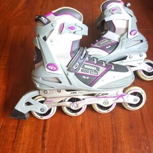 Women’s rollerbades